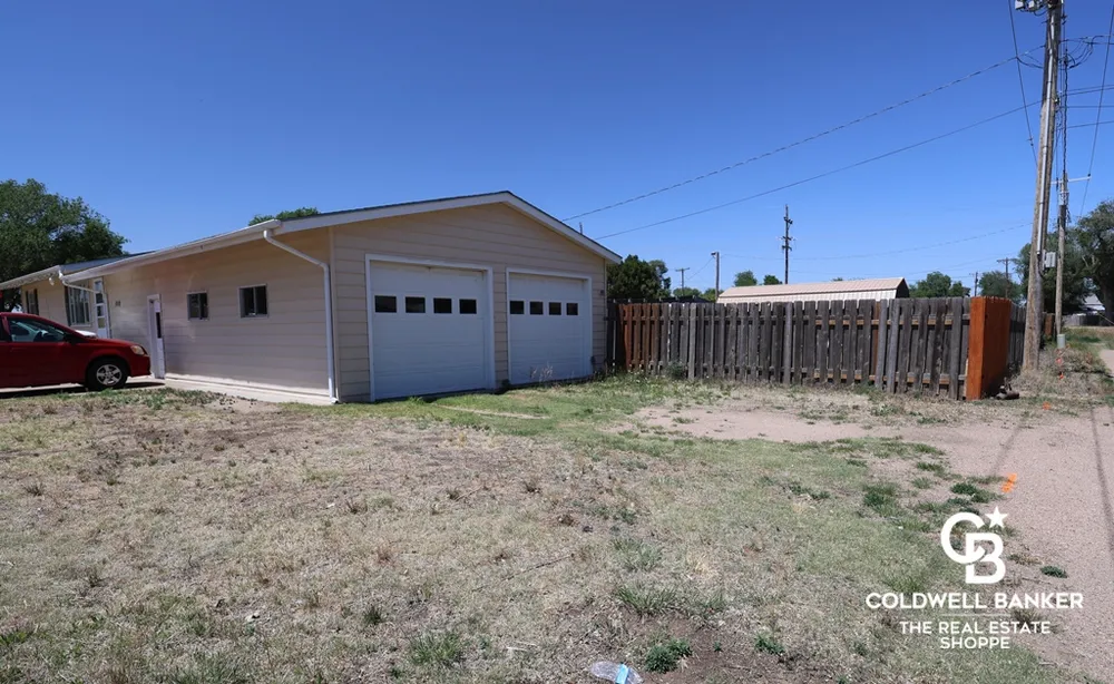 109 W Johnson St, Garden City, KS 67846