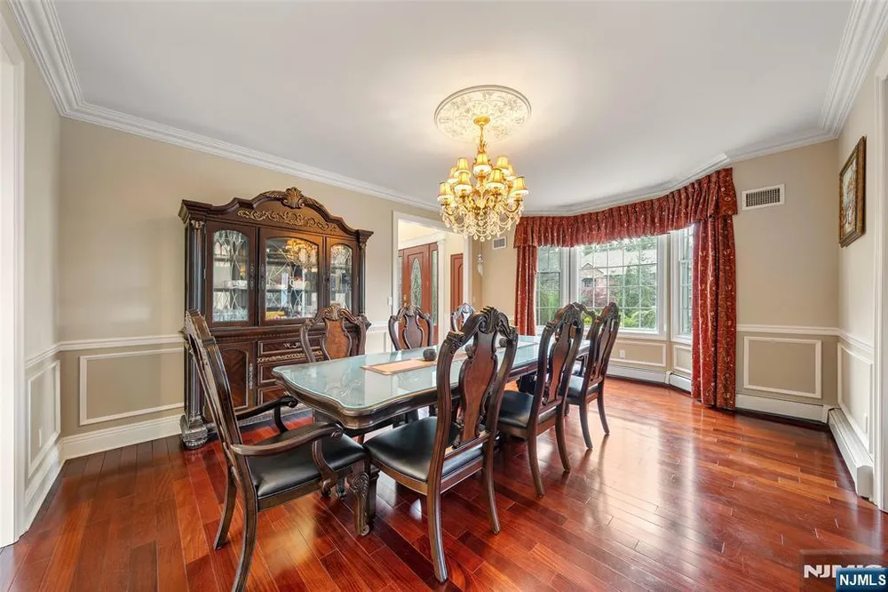 15 Harvard St, Closter, NJ 07624