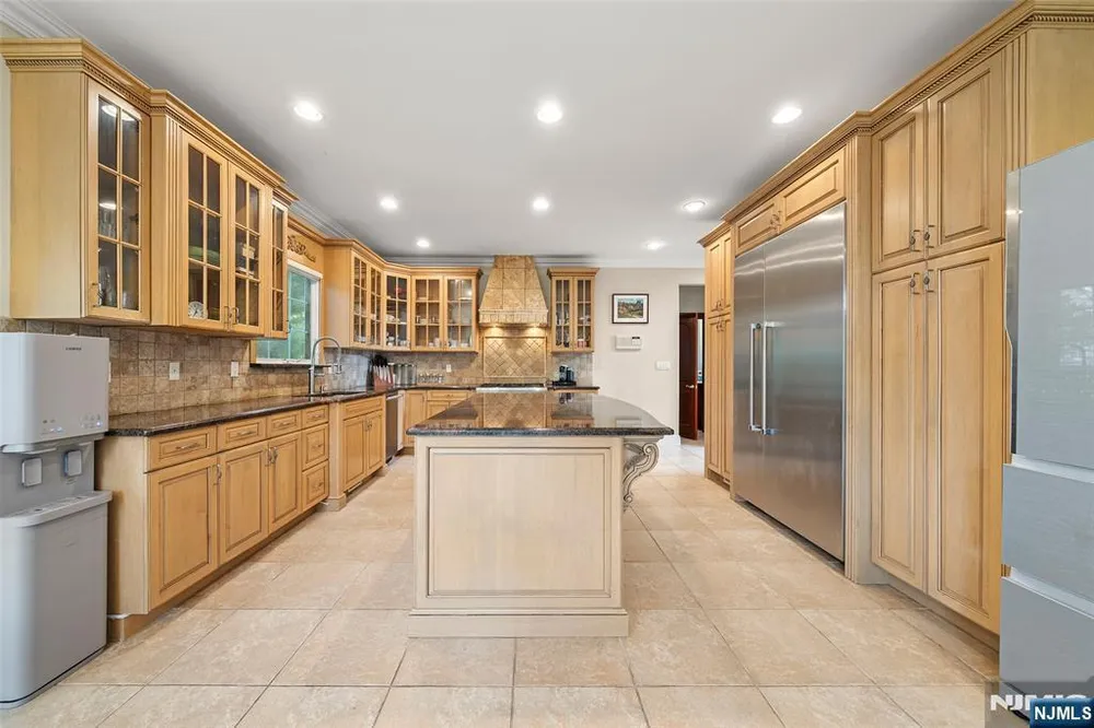 15 Harvard St, Closter, NJ 07624