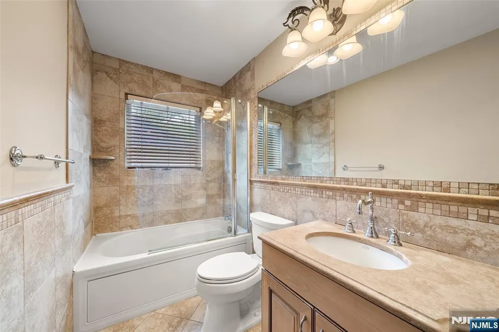 15 Harvard St, Closter, NJ 07624