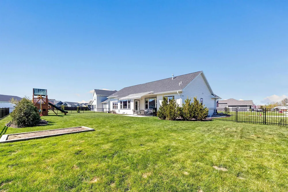 1636 Drusillas Way, Green Bay, WI 54313