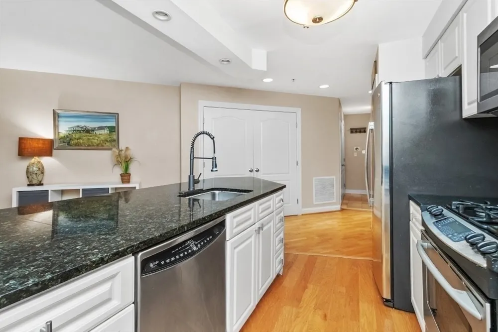 501 Commerce Dr, Braintree, MA 02184