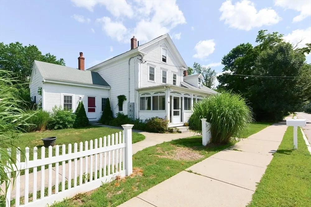 118 Main St, Norfolk, MA 02056