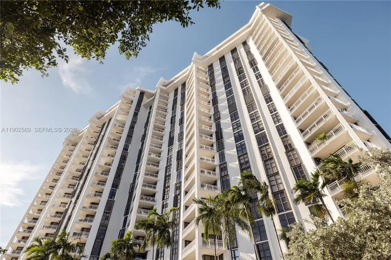 4000 TOWERSIDE TER, Miami, FL 33138