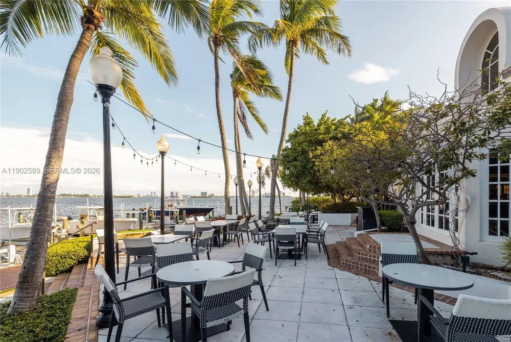 4000 TOWERSIDE TER, Miami, FL 33138