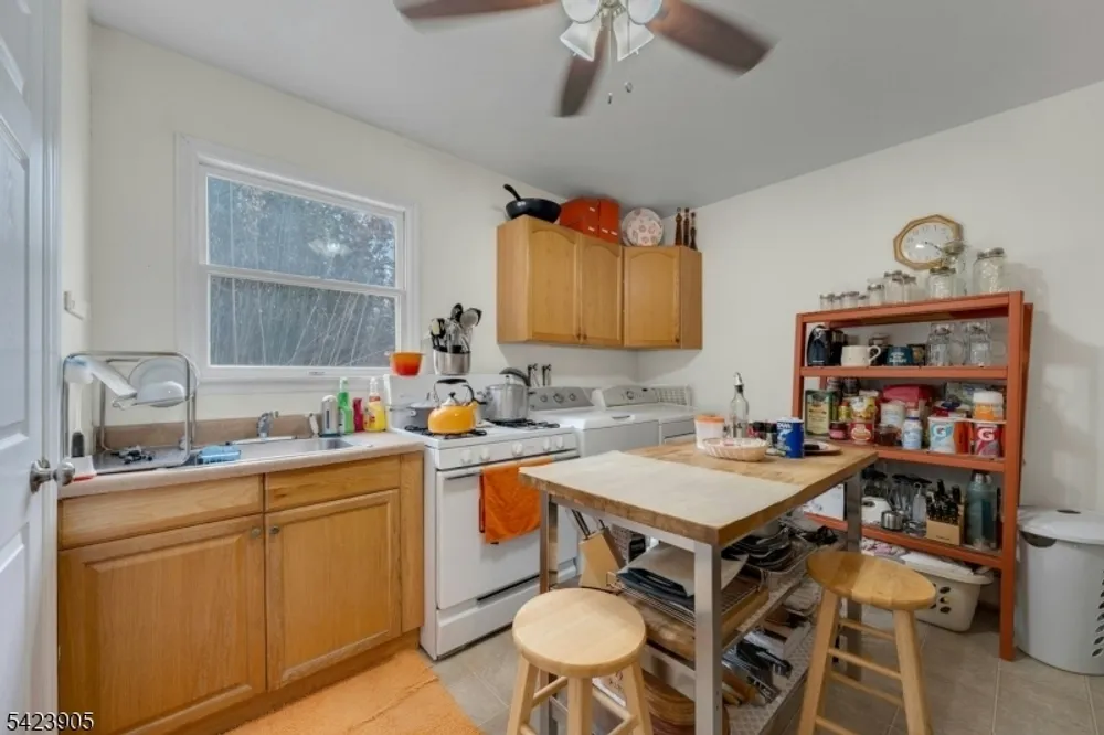 316 N 11th St, Kenilworth, NJ 07033
