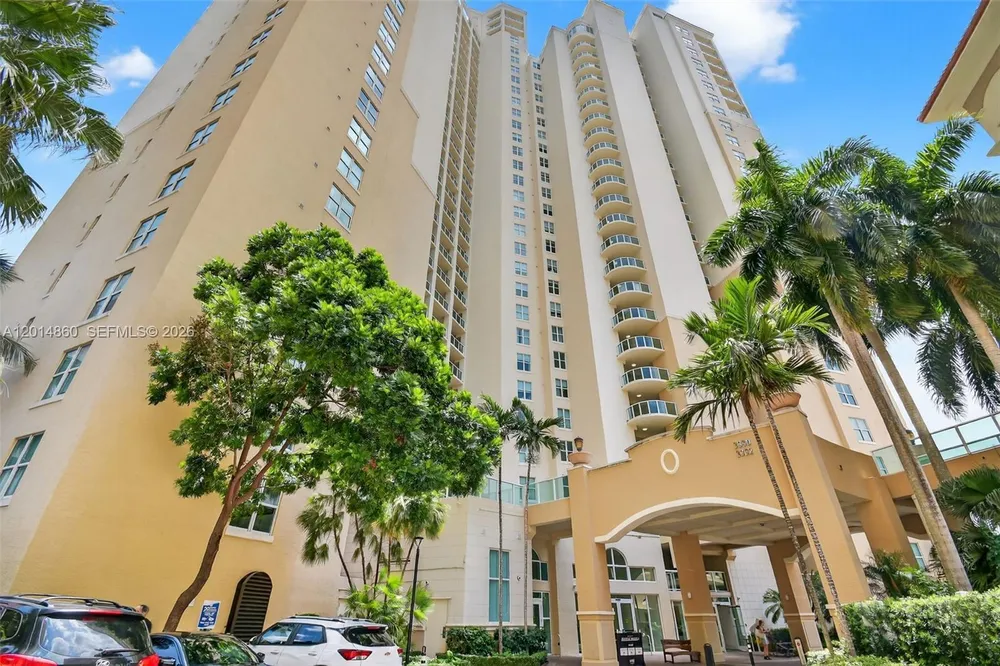 3330 NE 190th St, Aventura, FL 33180