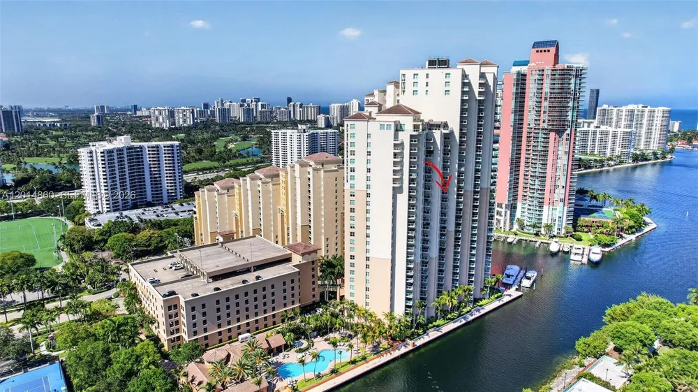 3330 NE 190th St, Aventura, FL 33180