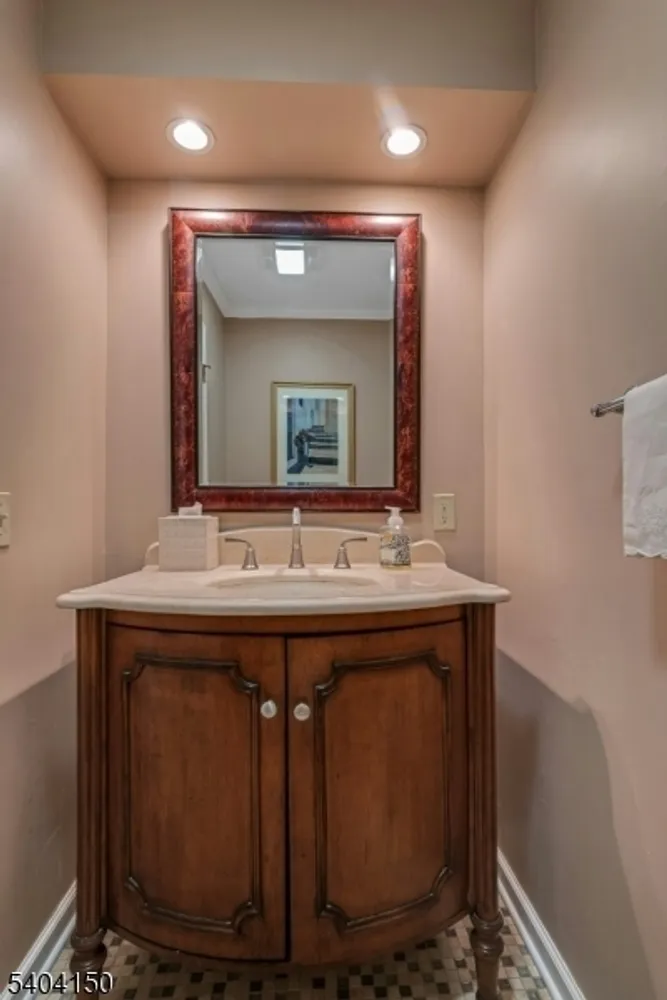 31 Garfield Ave, Madison, NJ 07940