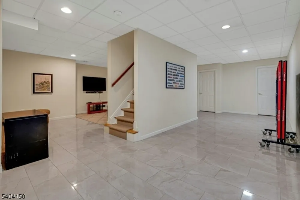 31 Garfield Ave, Madison, NJ 07940