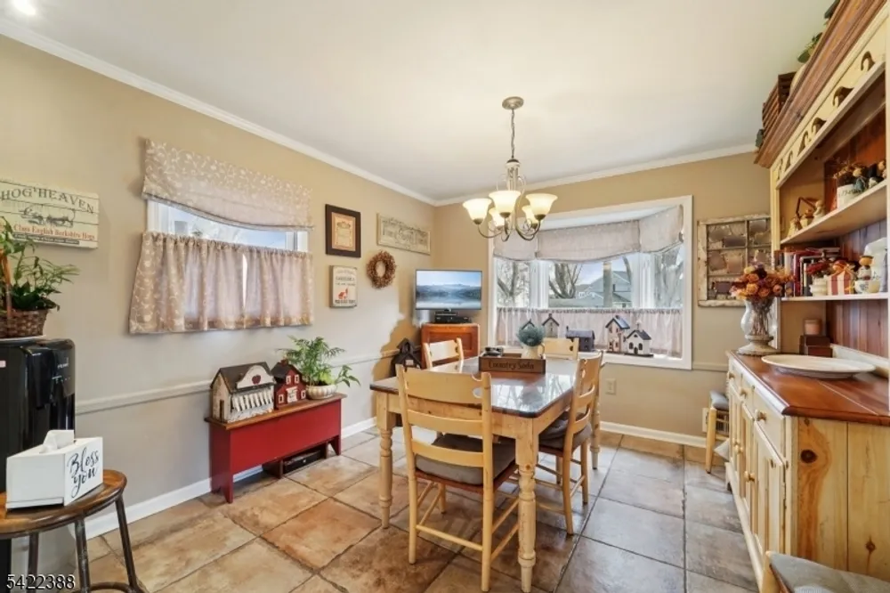 15 Ella Ln, Wayne, NJ 07470