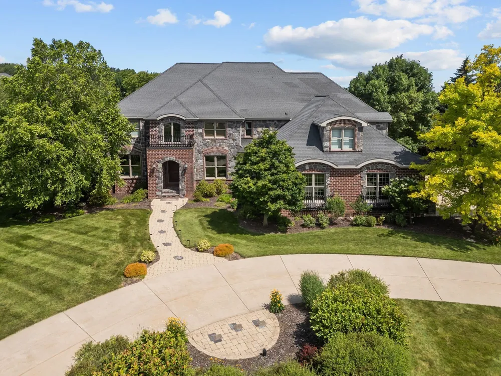 2730 E Apple Hill Blvd, Appleton, WI 54913