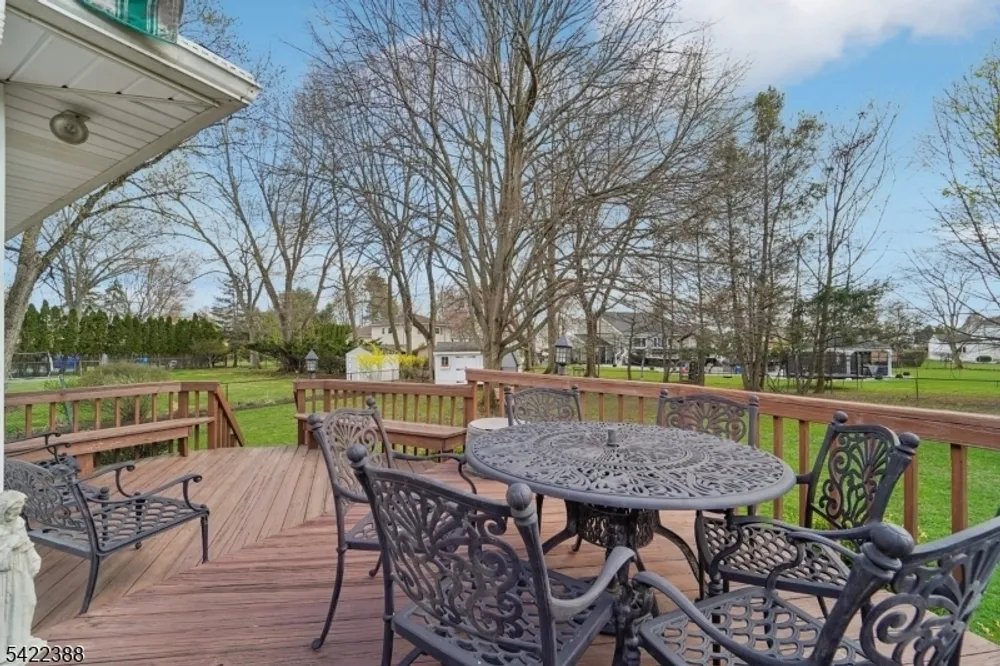 15 Ella Ln, Wayne, NJ 07470