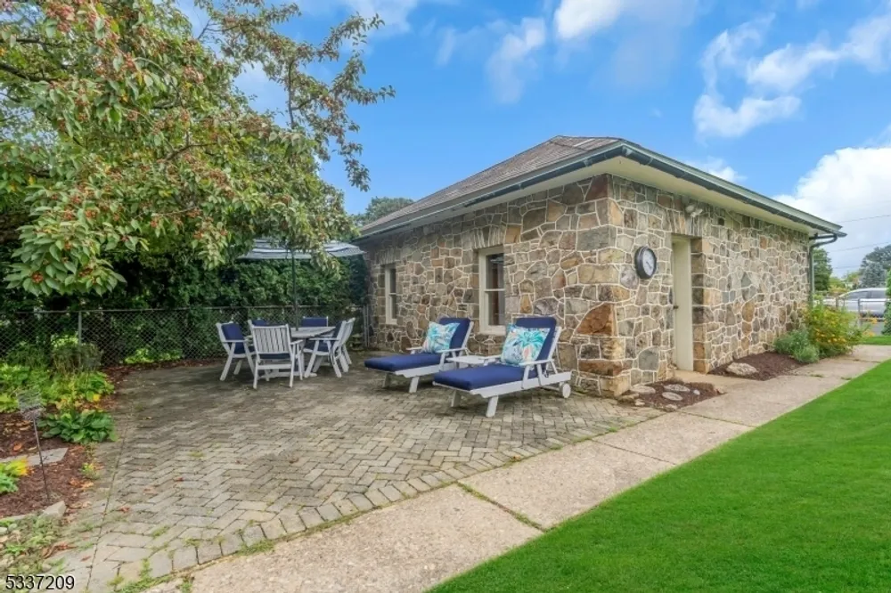 122 Aurora St, Lopatcong Overlook, NJ 08865
