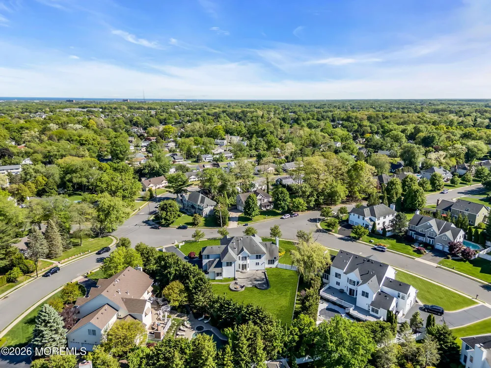 12 Standish Dr, Ocean, NJ 07712