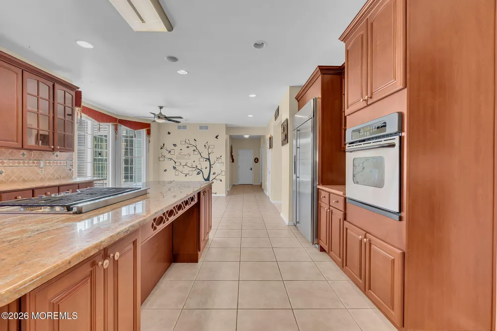 12 Standish Dr, Ocean, NJ 07712