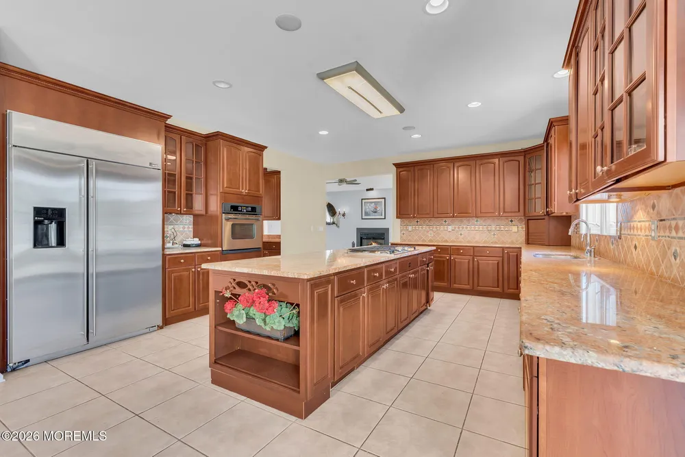 12 Standish Dr, Ocean, NJ 07712