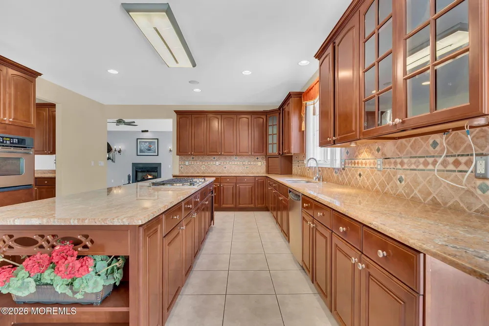 12 Standish Dr, Ocean, NJ 07712