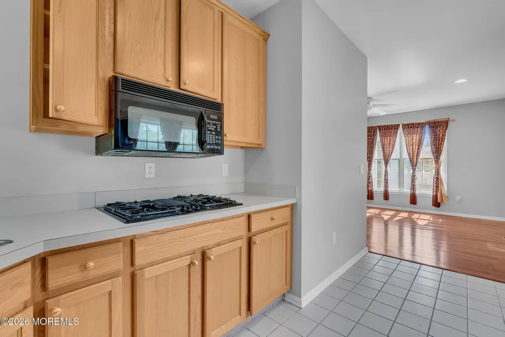 12 Standish Dr, Ocean, NJ 07712