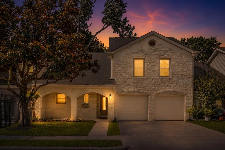 10707 Boardwalk St, Houston, TX 77042