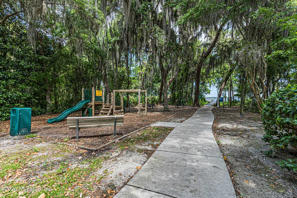 2525 Sunny Creek Dr, Fleming Island, FL 32003