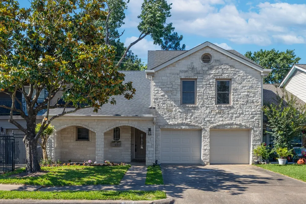 10707 Boardwalk St, Houston, TX 77042