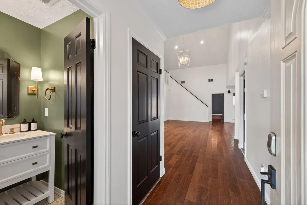 10707 Boardwalk St, Houston, TX 77042