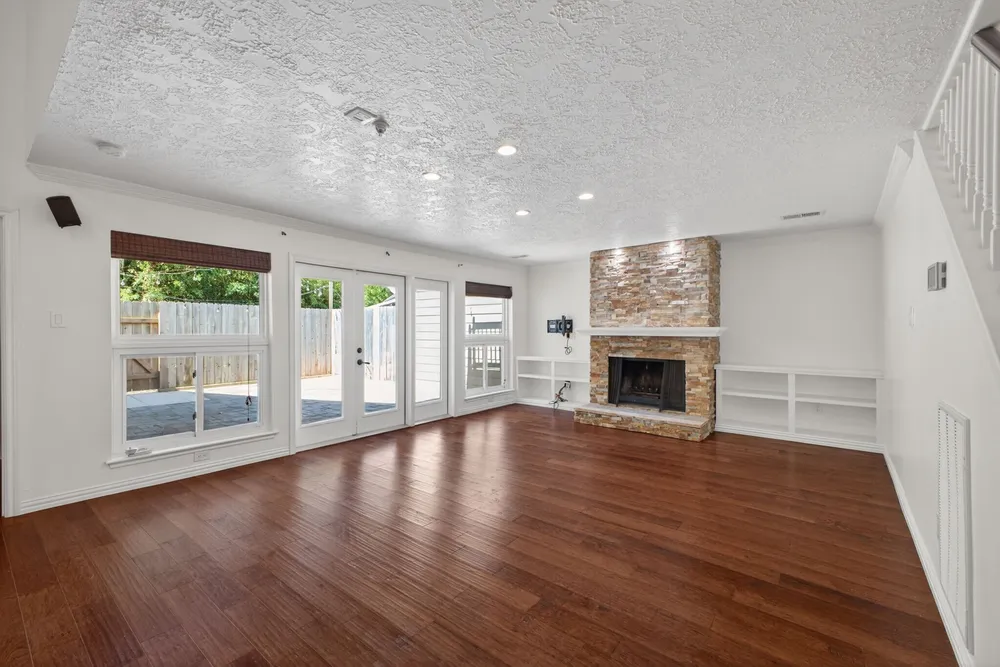10707 Boardwalk St, Houston, TX 77042