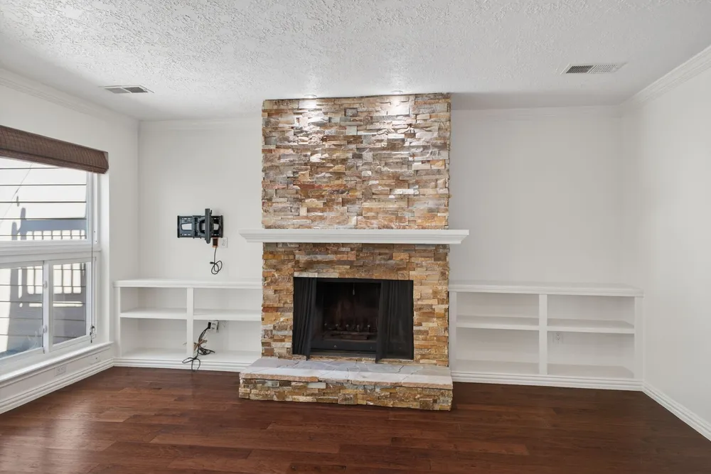 10707 Boardwalk St, Houston, TX 77042
