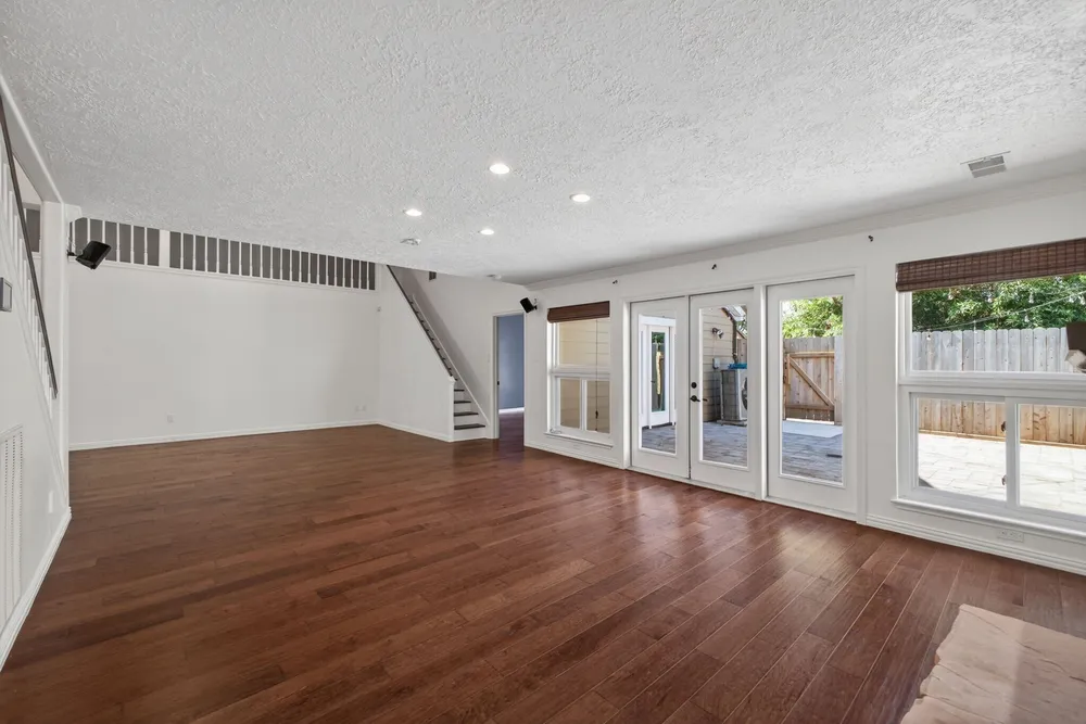 10707 Boardwalk St, Houston, TX 77042
