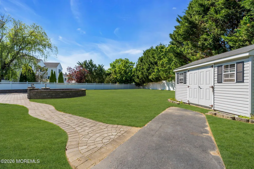 12 Standish Dr, Ocean, NJ 07712