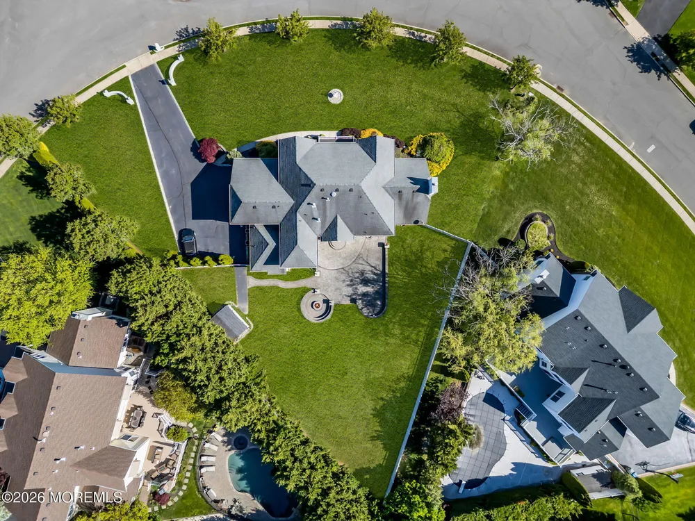 12 Standish Dr, Ocean, NJ 07712