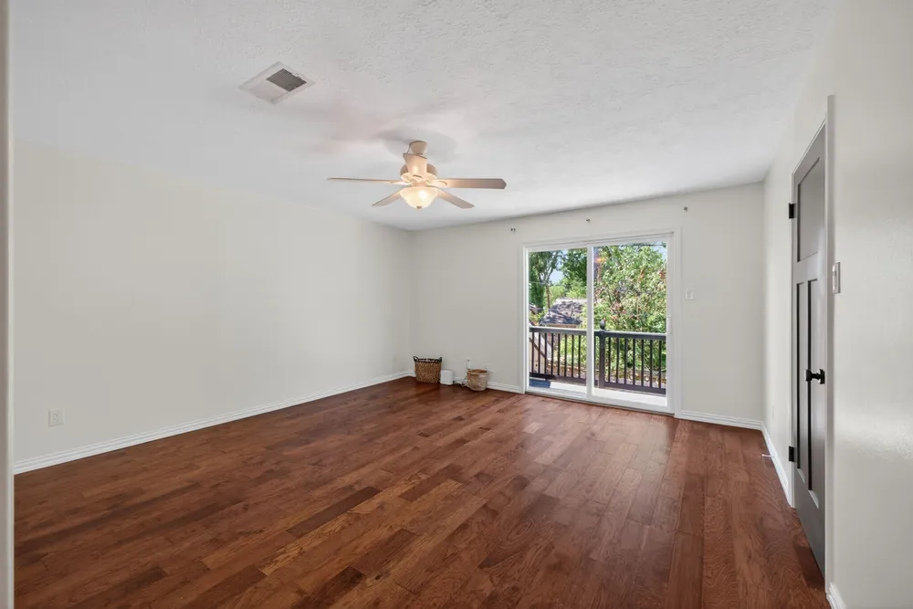 10707 Boardwalk St, Houston, TX 77042