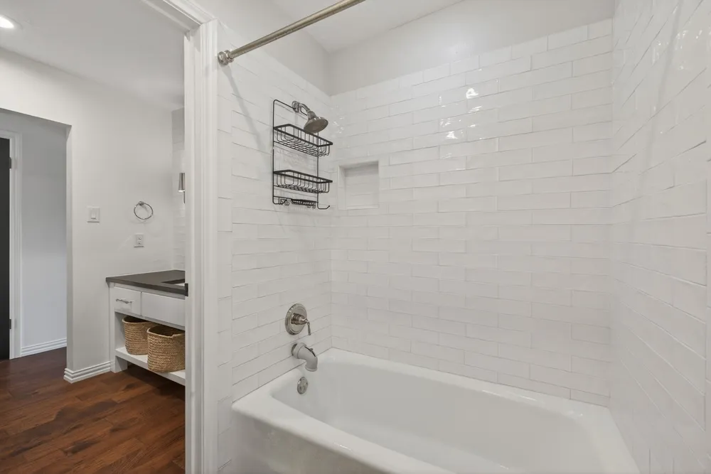 10707 Boardwalk St, Houston, TX 77042