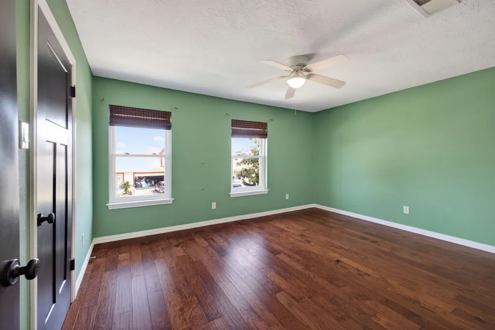 10707 Boardwalk St, Houston, TX 77042