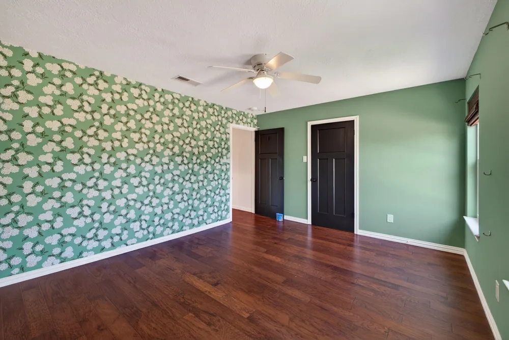 10707 Boardwalk St, Houston, TX 77042