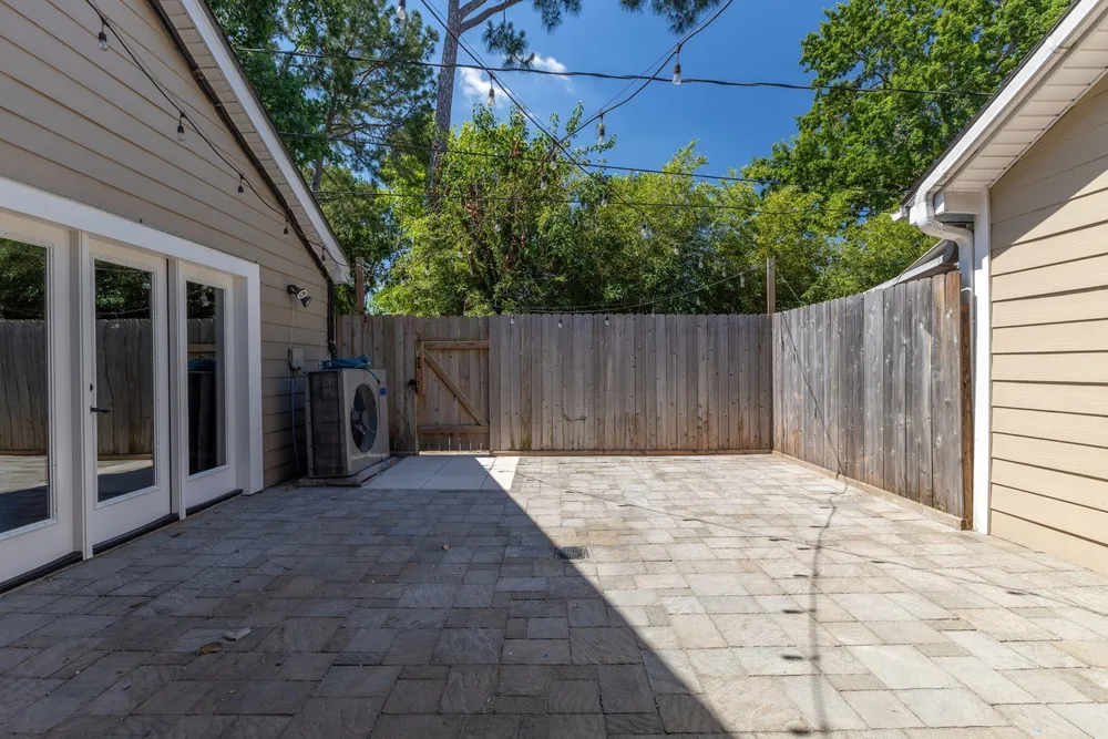 10707 Boardwalk St, Houston, TX 77042
