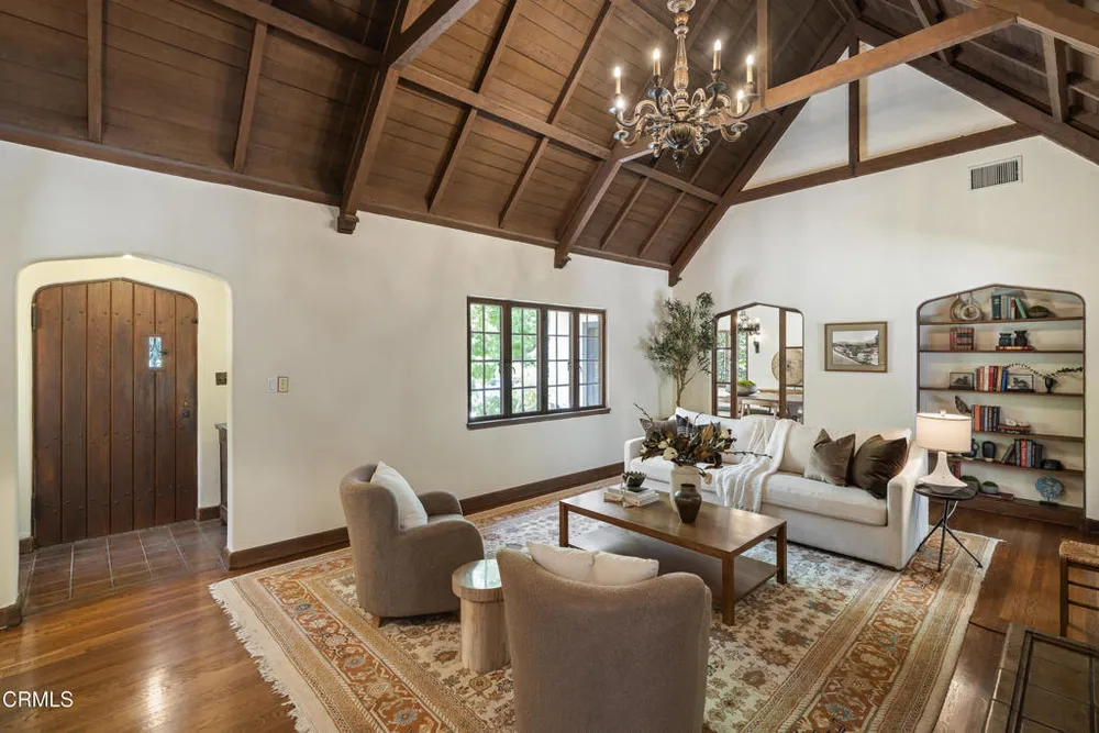 690 Prospect Blvd, Pasadena, CA 91103