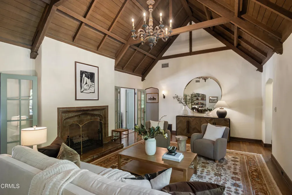 690 Prospect Blvd, Pasadena, CA 91103