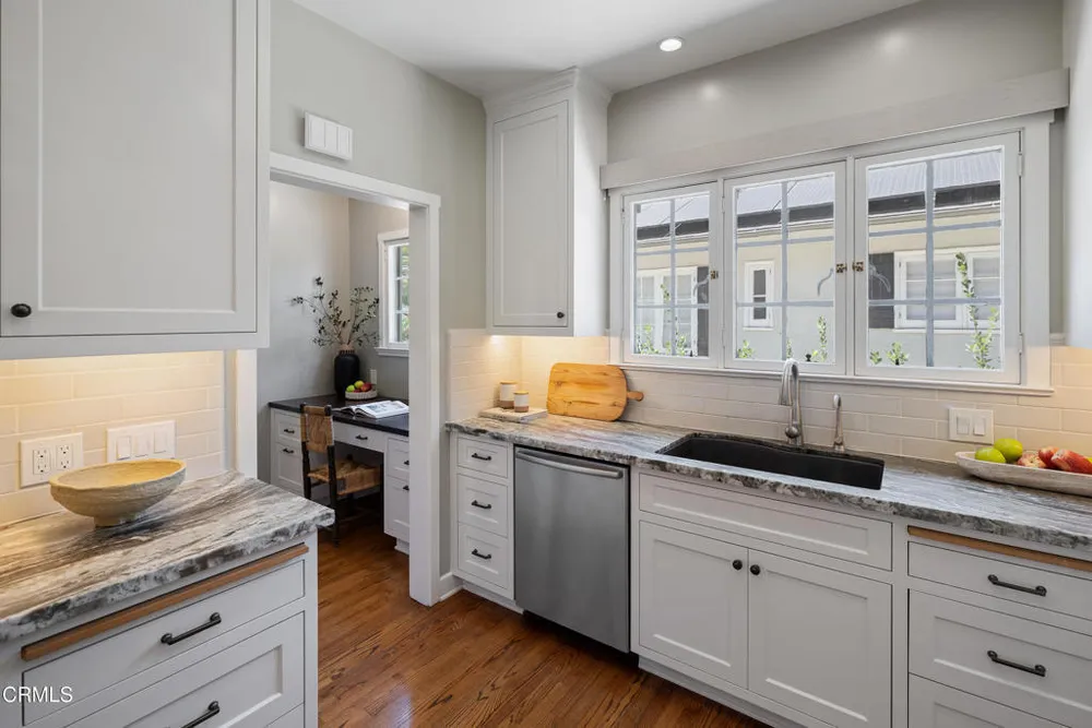 690 Prospect Blvd, Pasadena, CA 91103