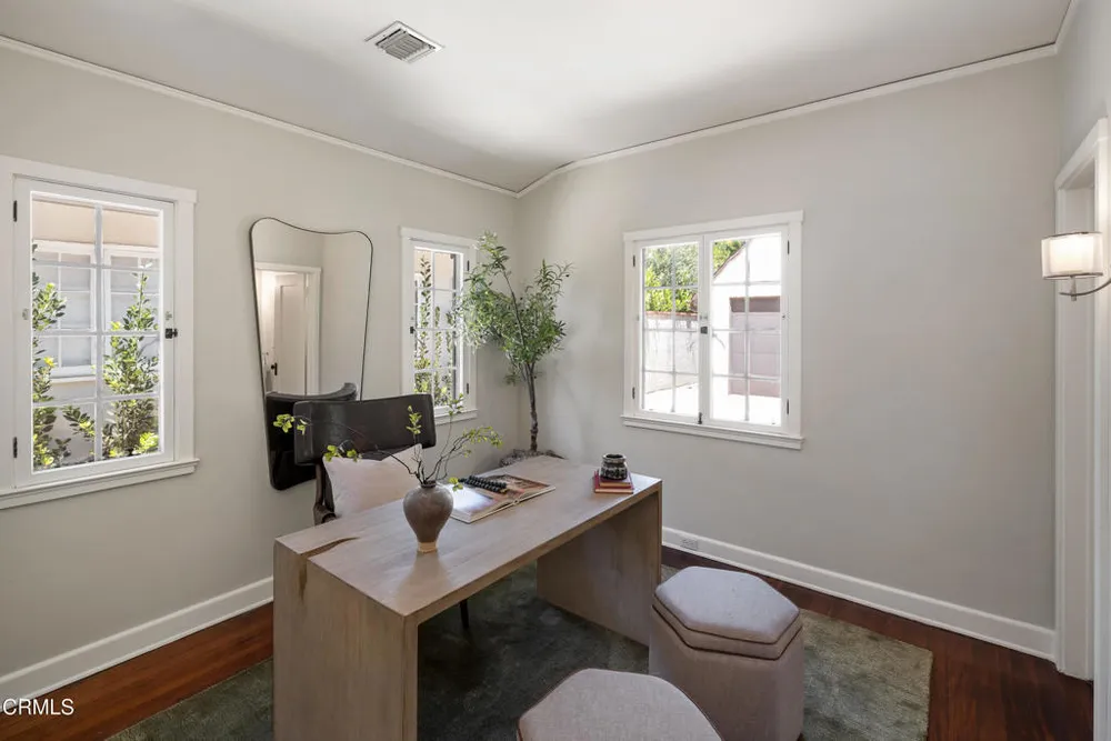690 Prospect Blvd, Pasadena, CA 91103