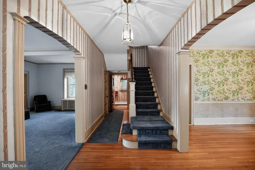 121 Weldy Ave, Oreland, PA 19075