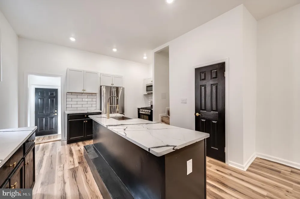 111 W Sharpnack St, Philadelphia, PA 19119