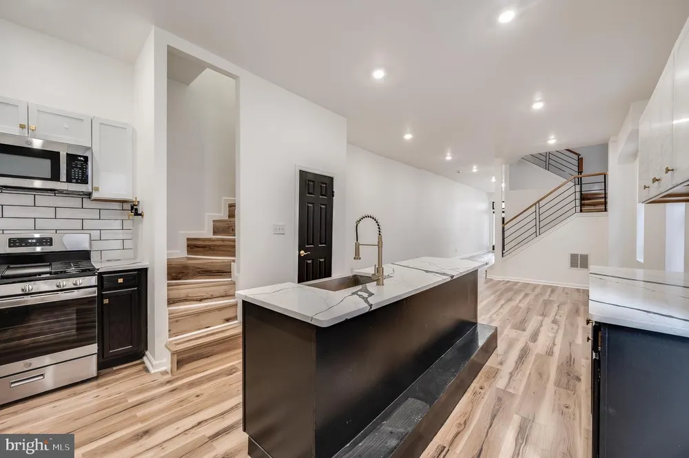 111 W Sharpnack St, Philadelphia, PA 19119
