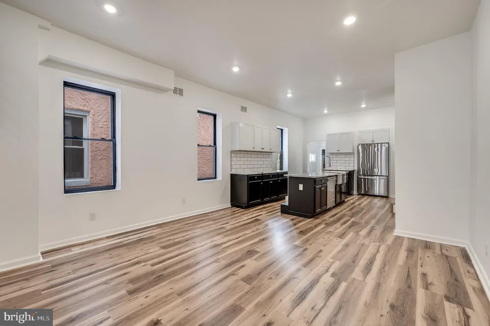 111 W Sharpnack St, Philadelphia, PA 19119