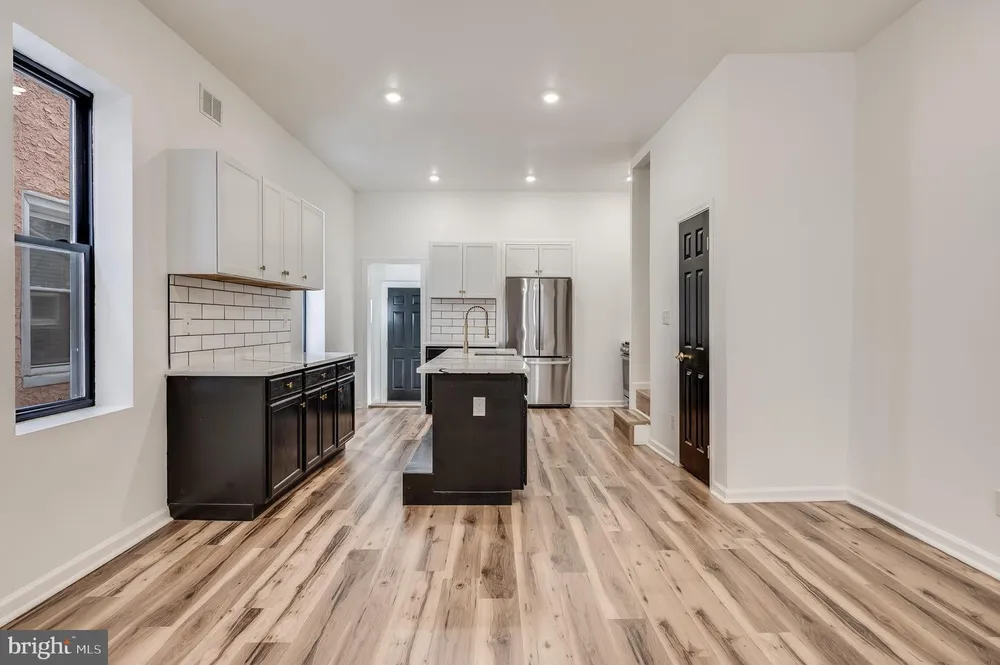 111 W Sharpnack St, Philadelphia, PA 19119