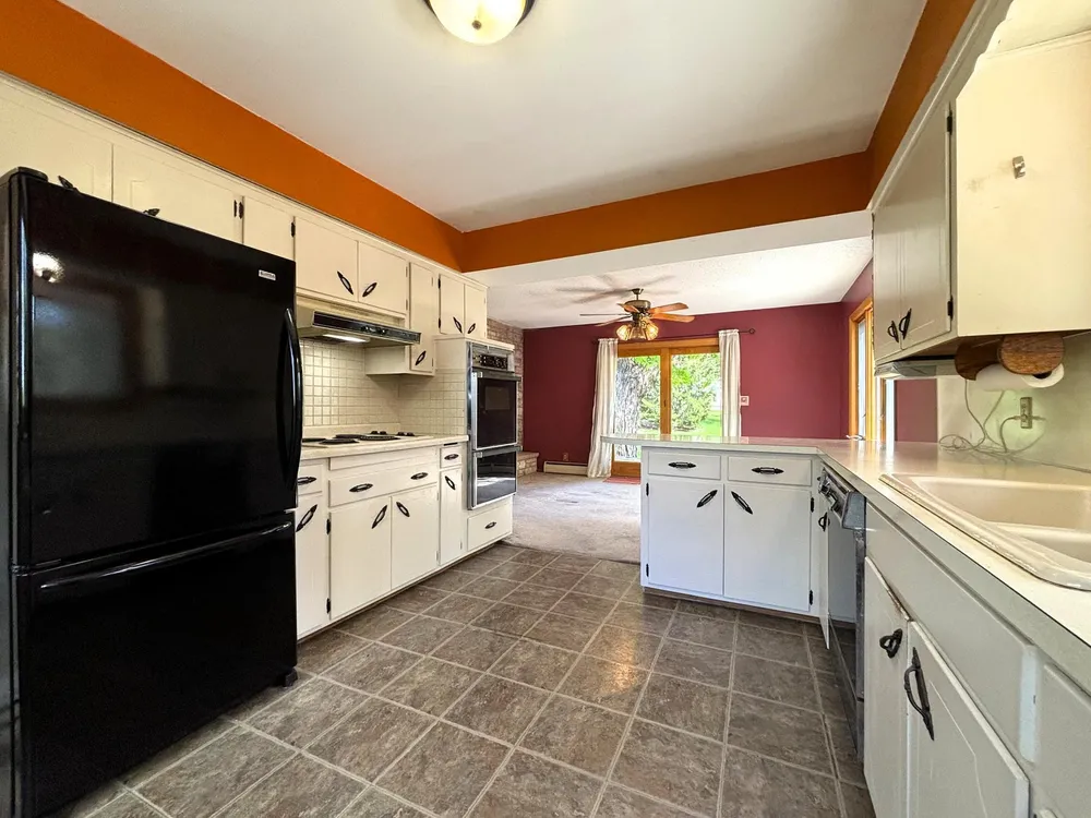 1447 Sterling St S, Maplewood, MN 55119