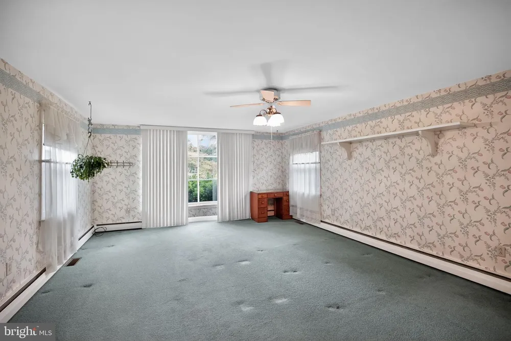 121 Weldy Ave, Oreland, PA 19075