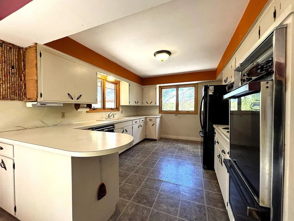 1447 Sterling St S, Maplewood, MN 55119