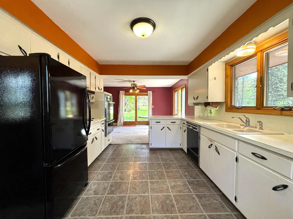 1447 Sterling St S, Maplewood, MN 55119